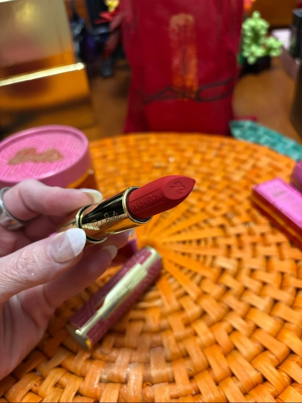 PUR Barbie Iconic Lips Signature Semi-Matte Lipstick - CEO - Picture 9 of 9
